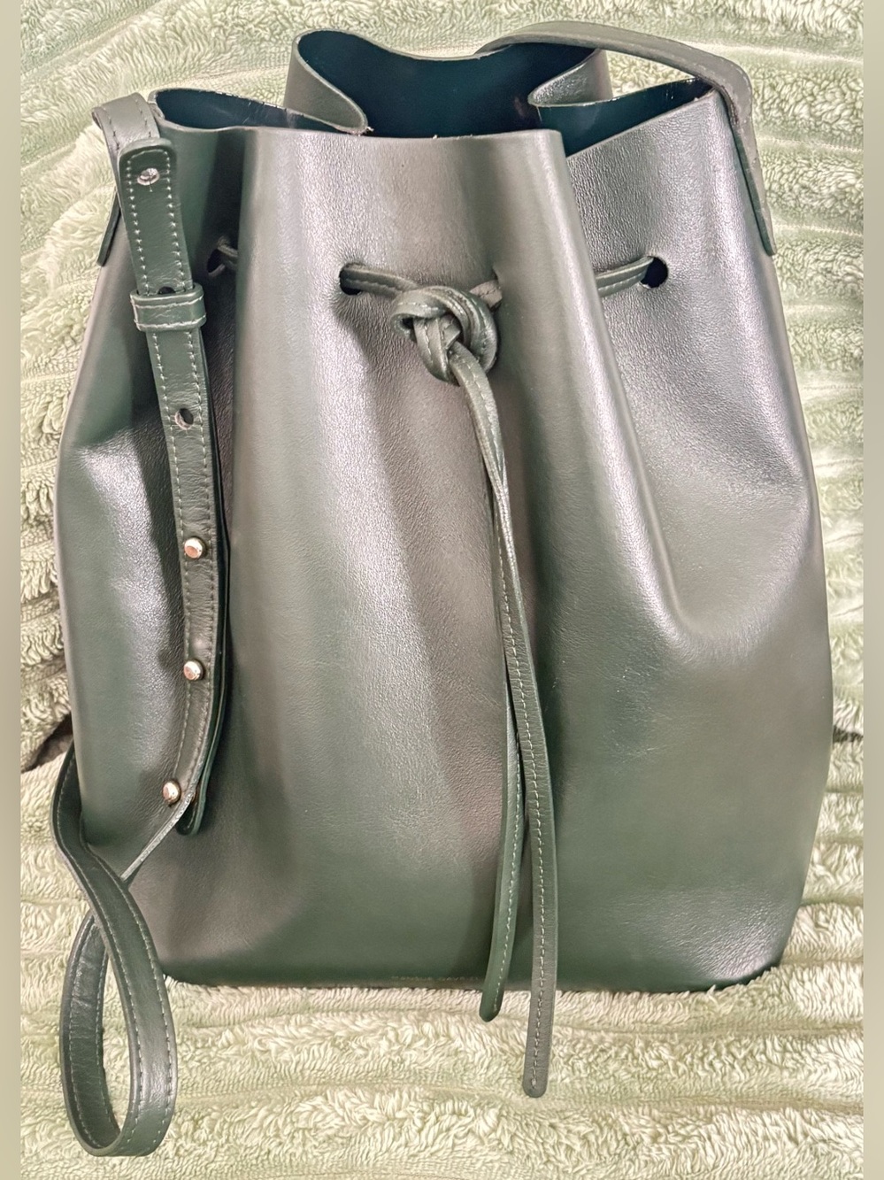 MANSUR GAVRIEL LG LEATHER GREEN CROSSBODY/BUCKET BAG